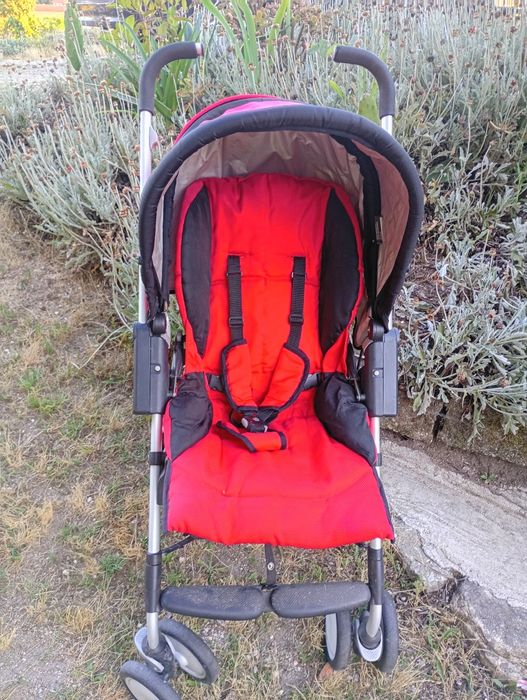 Carrinho de passeio da MAXI-COSI  dá para deitar.
