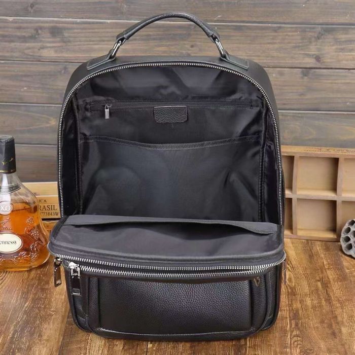 Чоловічий шкіряний рюкзак