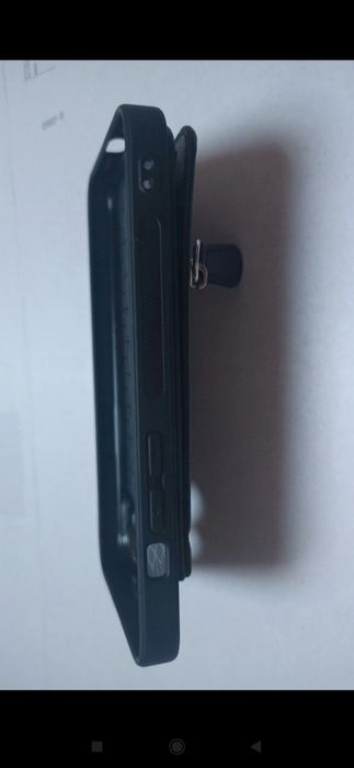 Etui karbonowe do iPhone 13. Z miejscem na dokumenty. Nowe