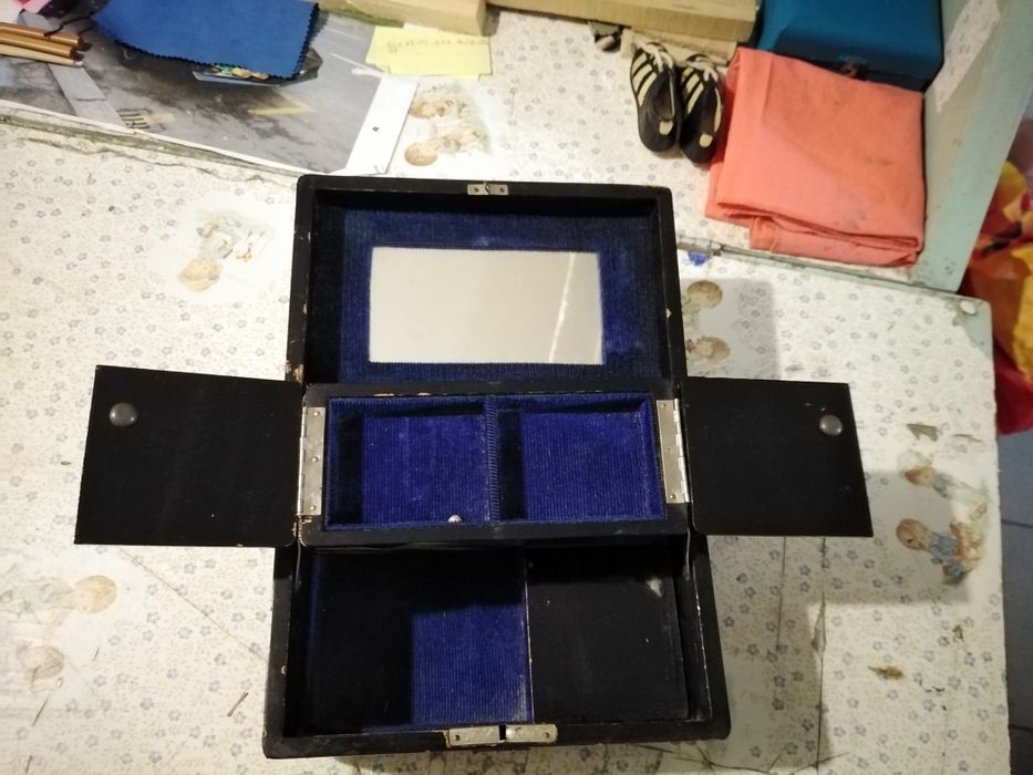 Vendo caixas de arrumação bom estado