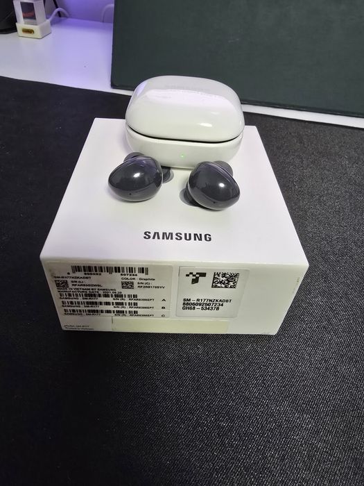 Продаються навушники Samsung galaxy buds 2 з нюансом