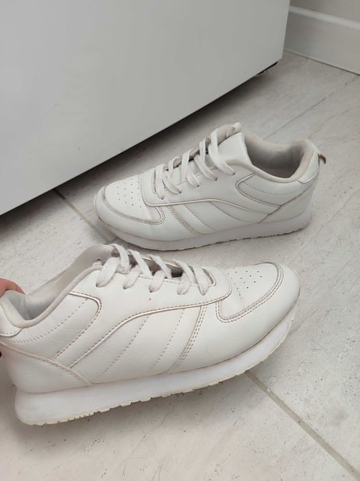 Кросівки 35- 36 розмір