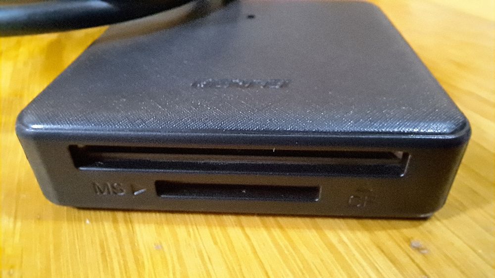 CF/SD Card Reader446517518355681281