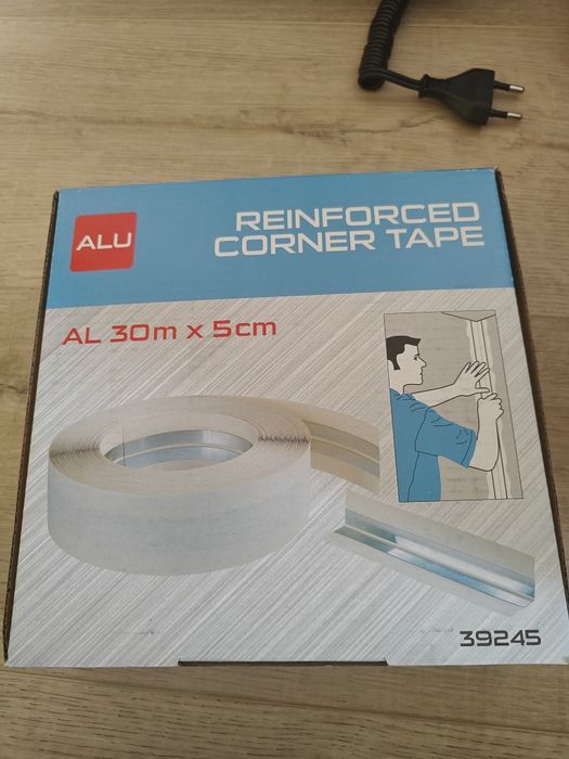 Taśma narożnikowa z wkładką aluminiową