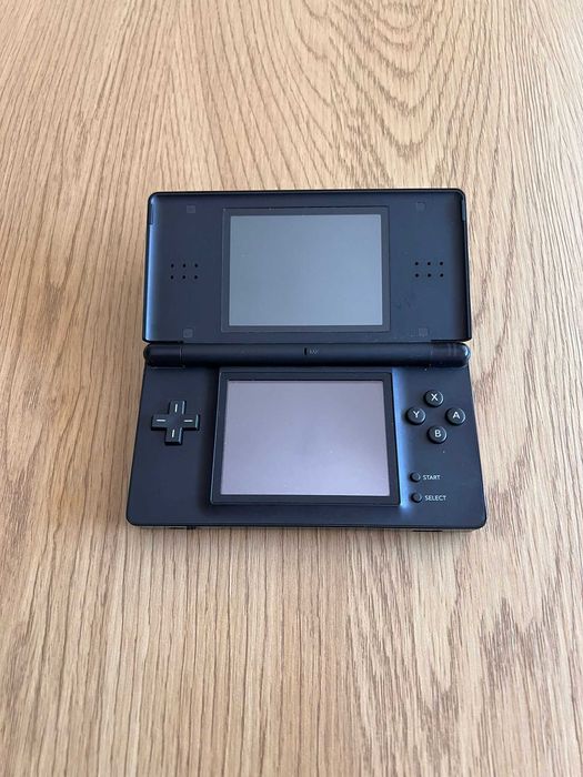 Nintendo DS Lite Preta com 80+ Jogos