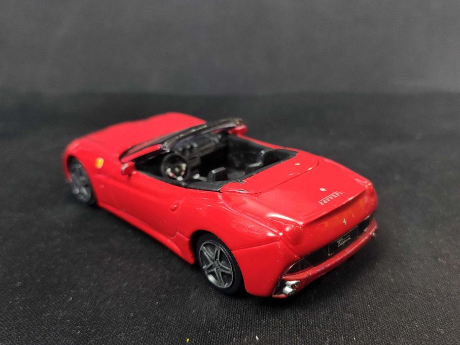 Модель авто Ferrari California Cabrio 1.43 Bburago