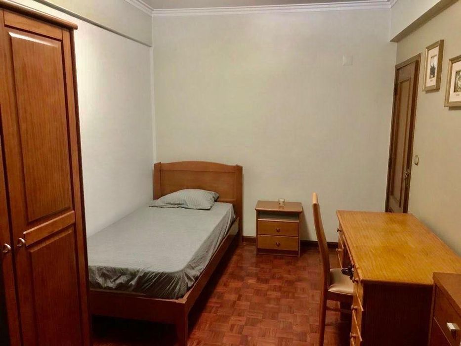 Quarto de Solteiro Para Arrendar