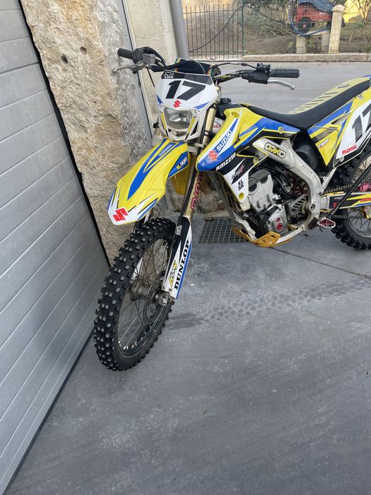 Suzuki RMZ 250 com matricula