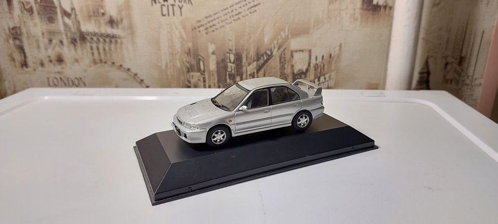 Модель лансер эволюшен 1:43