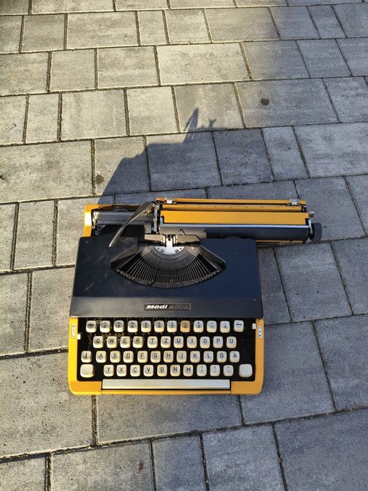 Zestaw maszyn do pisania hermes 3000 underwood