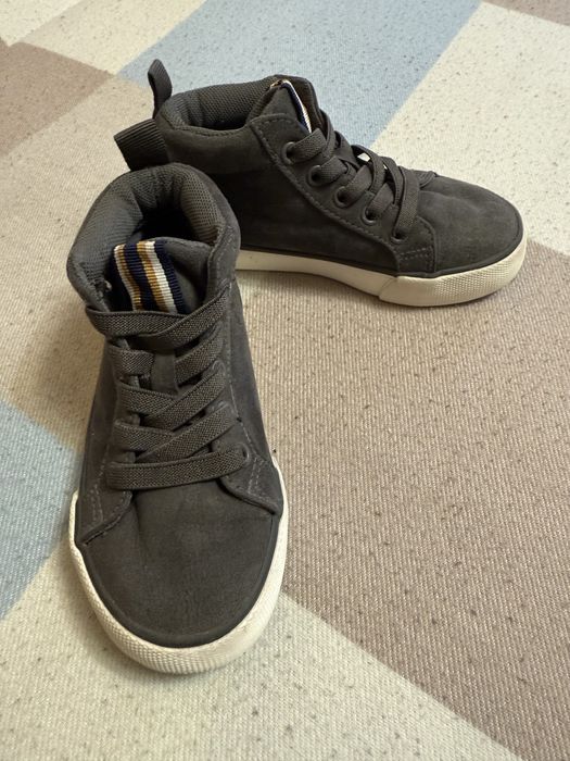 Хайтопи взуття на хлопчика 26 розмір h&m високі кросівки