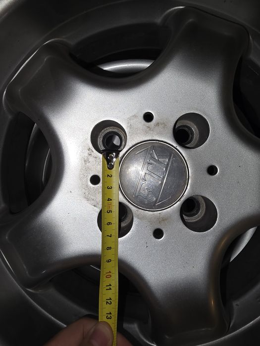 4 Jantes 15' com pneus furação 4x