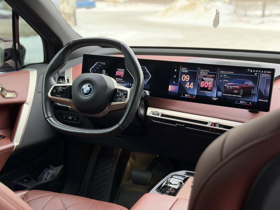 BMW iX XDrive50 2022 рік