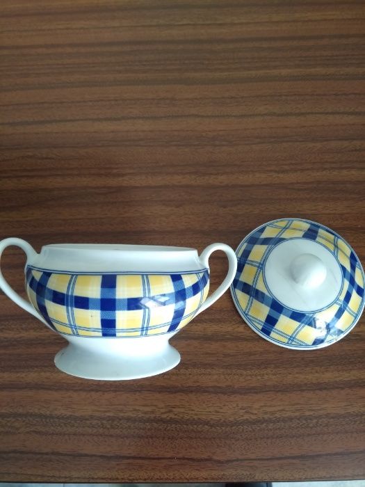 Peça de porcelana BELVER antiga