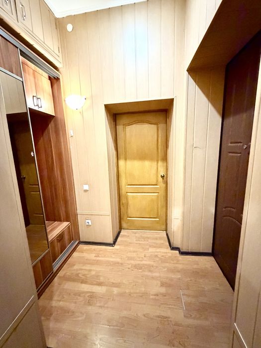 Продаж 1к сталінки на пл.Перемоги