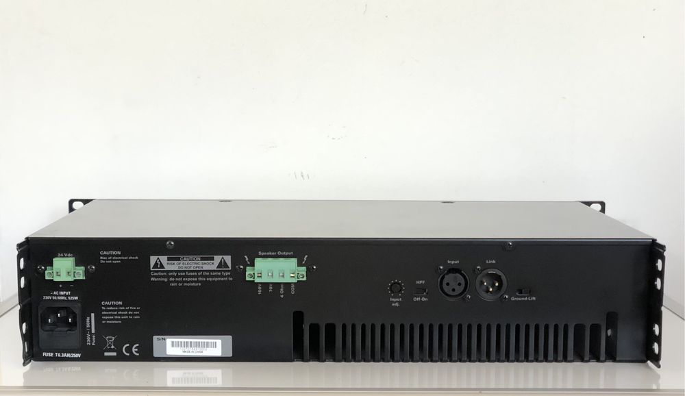 Profesjonalny wzmacniacz AUDAC CPA 36 100 V 360 W RMS A/B czarny
