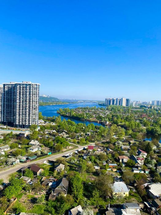 Сдам посуточно! Новая квартира с панорамным видом на Днепр,ЖК Славутич