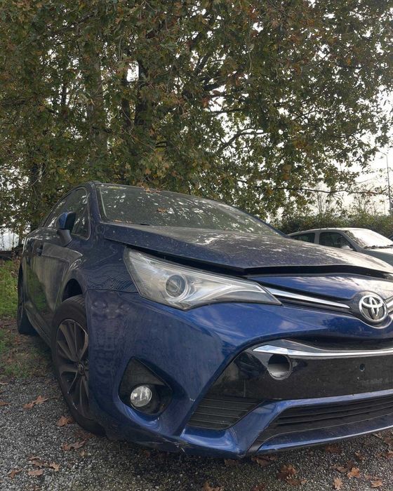 Toyota Avensis 2016 para peças