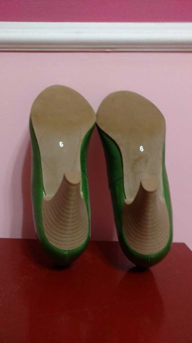 Туфлі - зелений човник
"Alpina"
