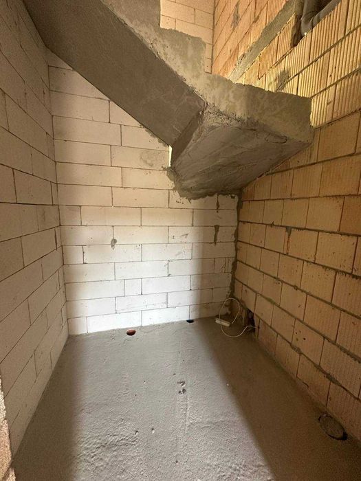 Продаж дуплексу, Заріччя