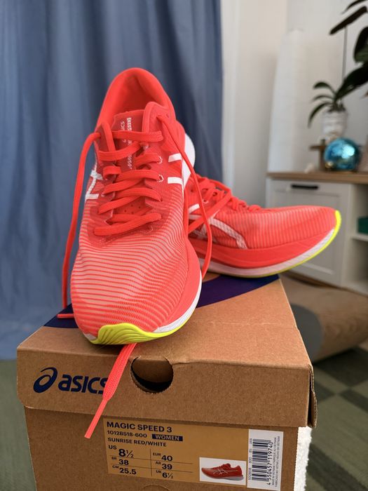 Buty biegowe Asics Magic Speed 3 (r.40)