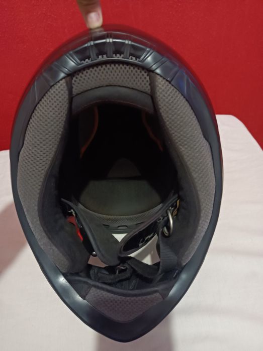 Capacete usado em bom estado