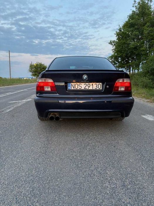 BMW   E39  528iA