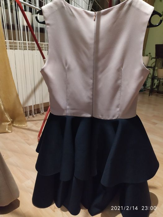 Sukienka. Z pianki.