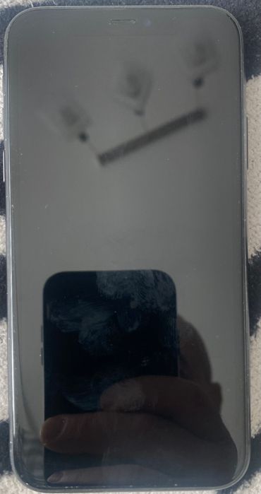 Телефон Apple iPhone 11  айфон