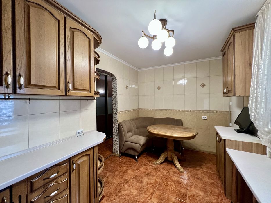 Оренда 3-кімнатної квартири на вул. Небесної Сотні