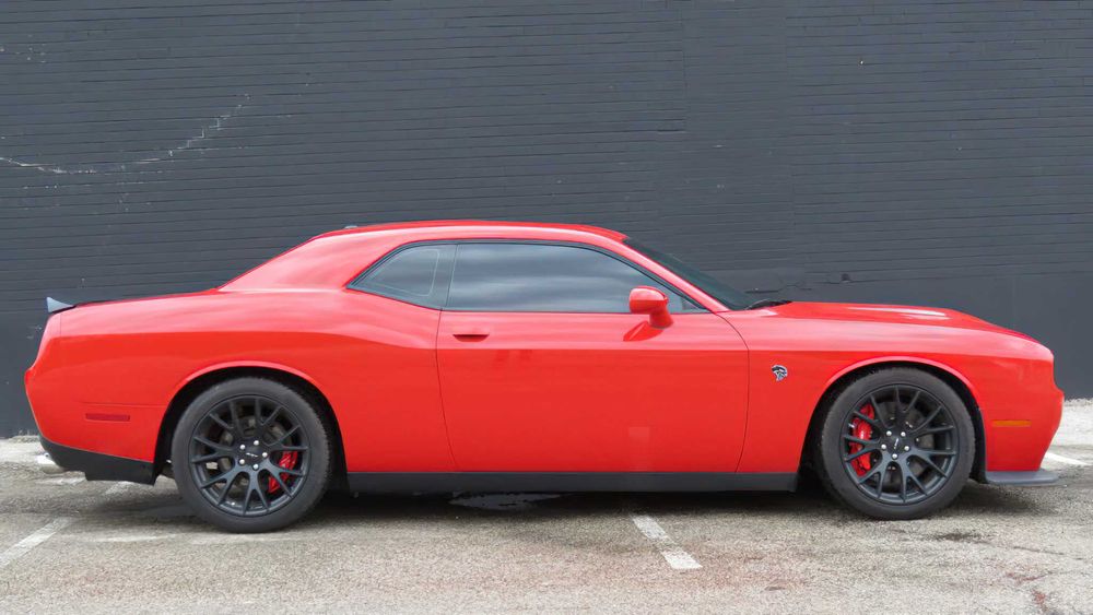 Dodge Challenger SRT Hellcat      2017