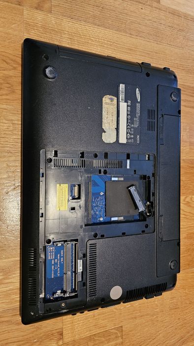 Laptop Samsung RV515 AMD E-450 Brak RAM Brak Dysku