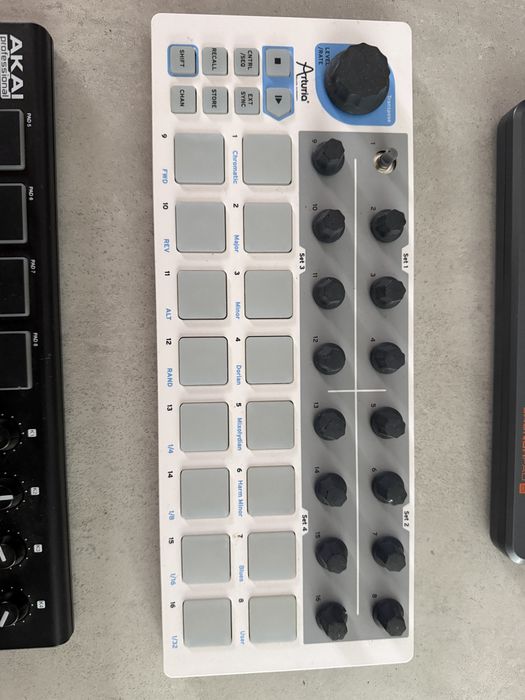 Sprzet Dj akai lpd arturia beatstep novation launchpad