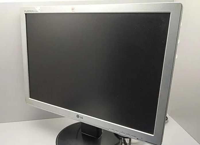 Монітор LG. Діагональ 19