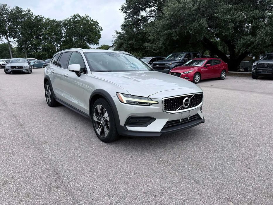 Volvo V60 T5 Momentum      2020