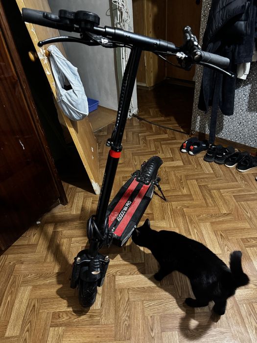 Продам электросамокат kuggo