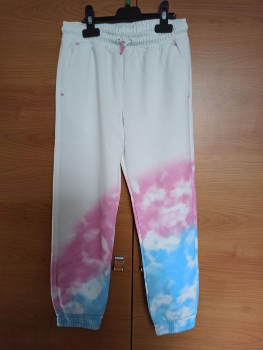 Spodnie dresowe dla dziewczynki.