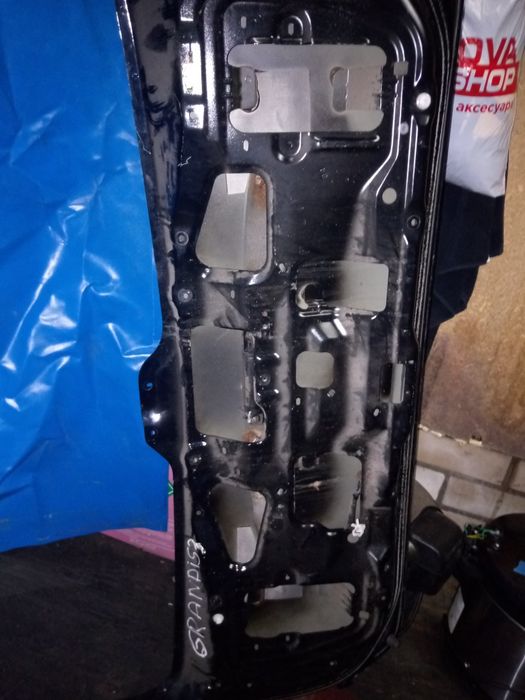 Крышка багажника на Grandis, Mitsubishi Grandis, Грандис