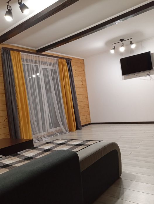 Відпочинок в Карпатах. Котедж поблизу Буковеля. Будинок в горах.