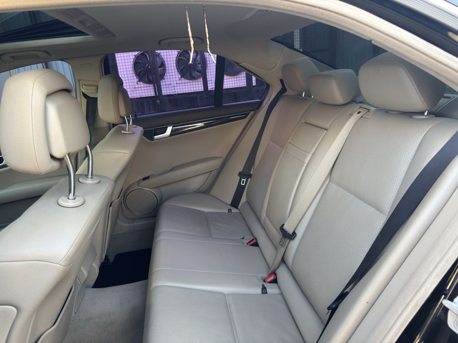 Mercedes-Benz C-Class 2014 VIN WDDGF8AB9EA945872 фото оголошення 11 з 19