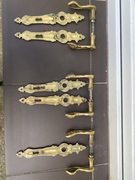 Okucia mosiezne do dzwi