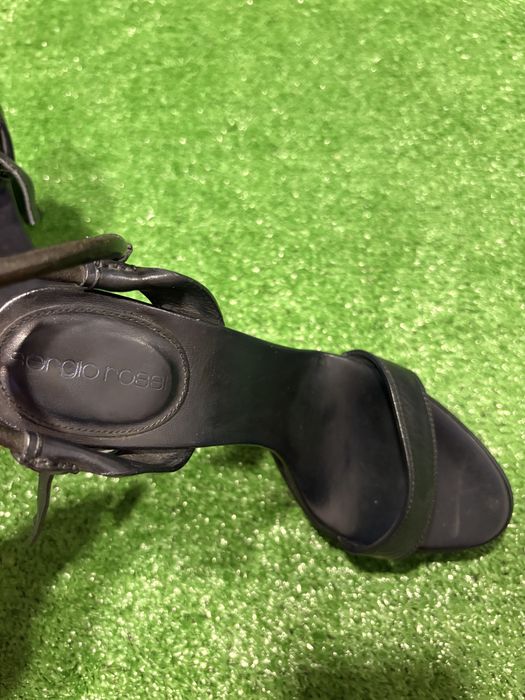 Оригінал нові шкіряні босоніжки