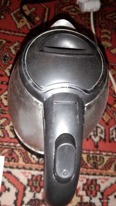 Продам срочно   электрический чайник  DELFA