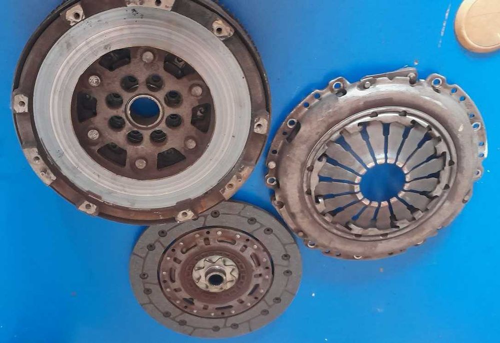 Sprzegło tarcza koło dwumasowe Fiat Grande Punto 1.3 Multijet 90 KM