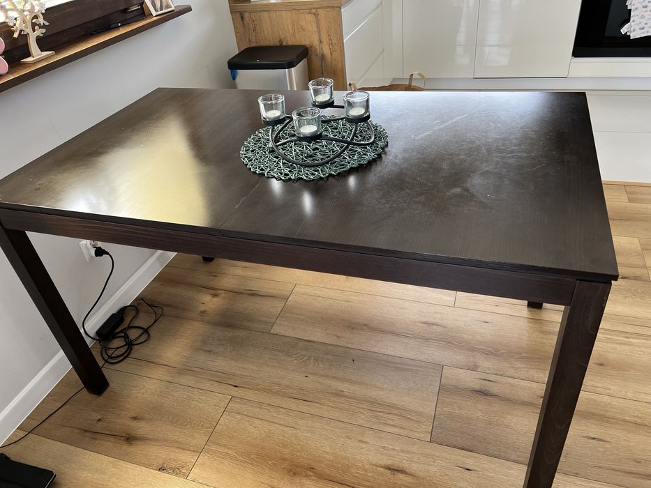 Stół rozkladany + 4 krzesła