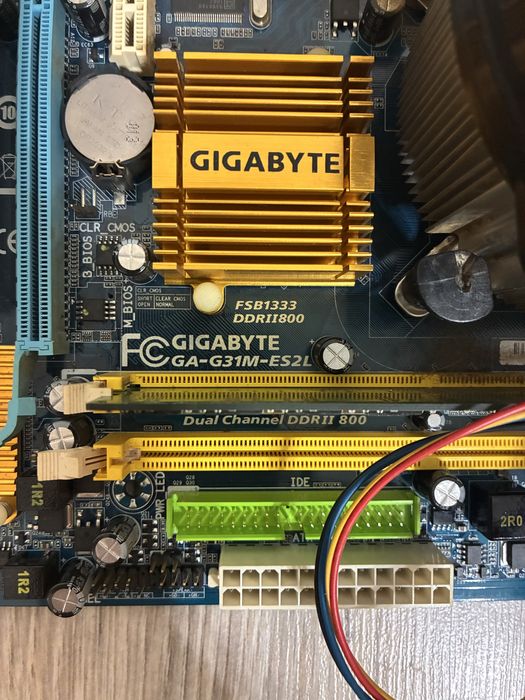 материнська плата GIGABYTE GA-G31M-ES2L