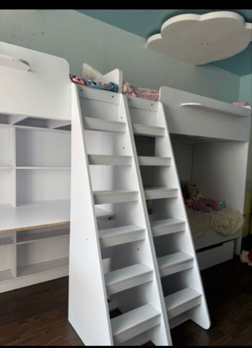Продам двоповерхове ліжко