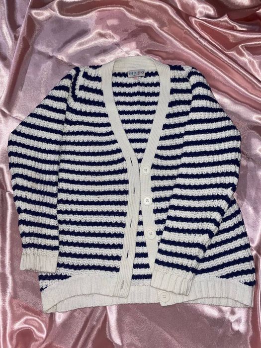 Неймовірний кардигарнчик,ідеально підійде аби зігрітися ,на розмір s-m