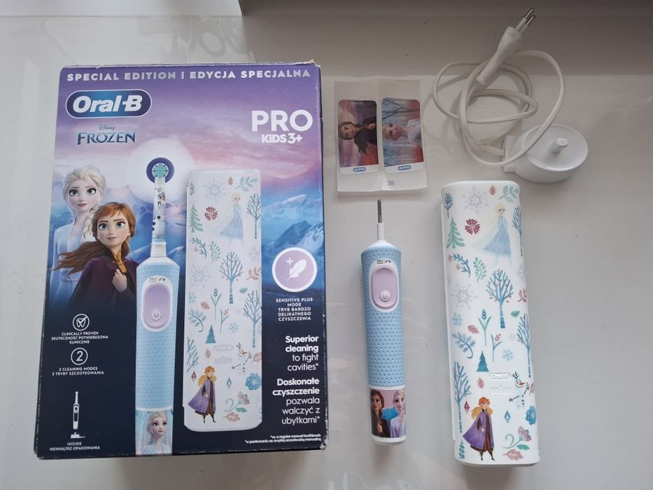 Oral-B Pro Kids 3+ Frozen Szczoteczka elektryczna dla dzieci Kraina Lodu + etui
