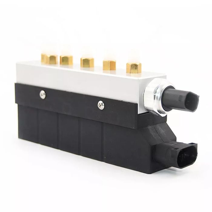 Блок клапанов пневмоподвески МерседесW220,S320S350,S400,S430,S500,S600